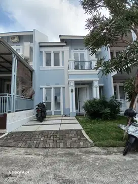 Dijual cepat rumah dua lantai di cluster sentul city
