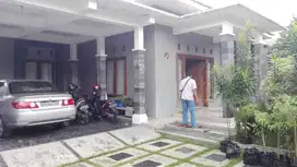 Rumah mewah lokasi Laweyan dekat UNIBA