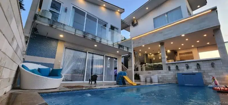 dijual villa dekat GWK Ungasan Badung Bali