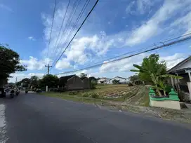 3 jtan dekat AAU Berbah Kalitirto ,SHM P tepi aspal siap bangun