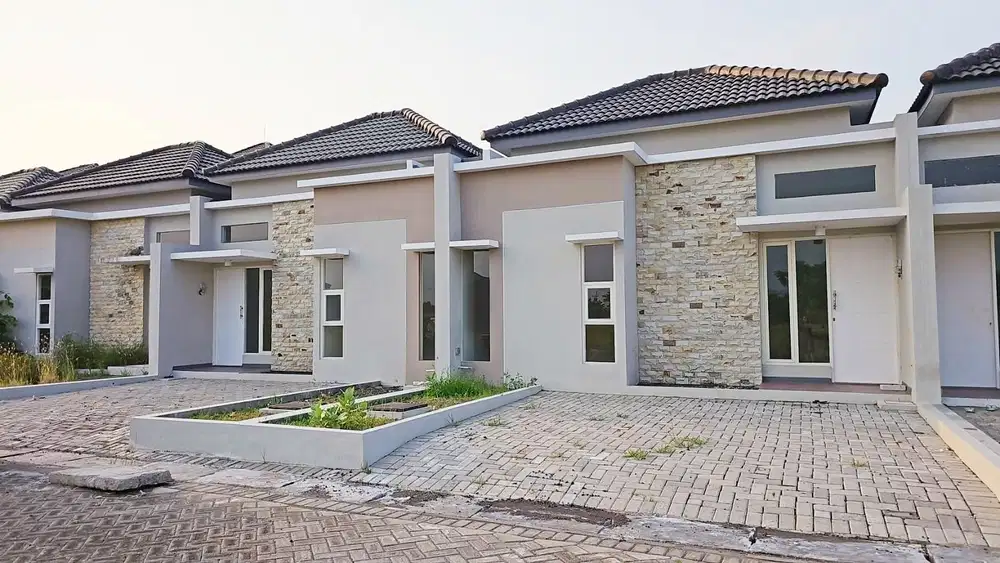 Dijual rumah baru 2 unit jejer sekaligus New Town Park Juanda