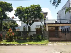 Dijual Cepat Rumah Besar Asri Buah Batu Regency Dekat Tol