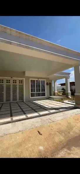 Rumah Mewah Siap Huni View Danau di Anapuri Podomoro Park