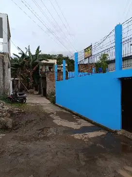 Kolam ikan  hanya 500 m dr jalan nasional