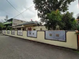 Dekat Margacinta Park terawat lebar 25 meter