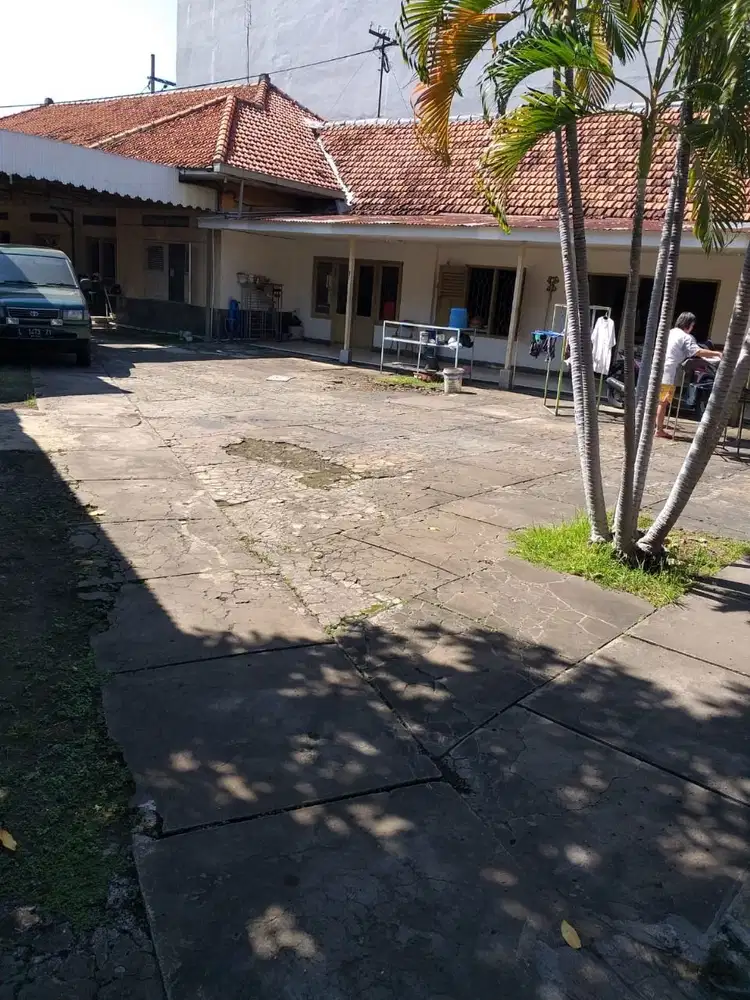 Dijual Rumah Lama Lokasi Komersial Pusat Kota Surabaya