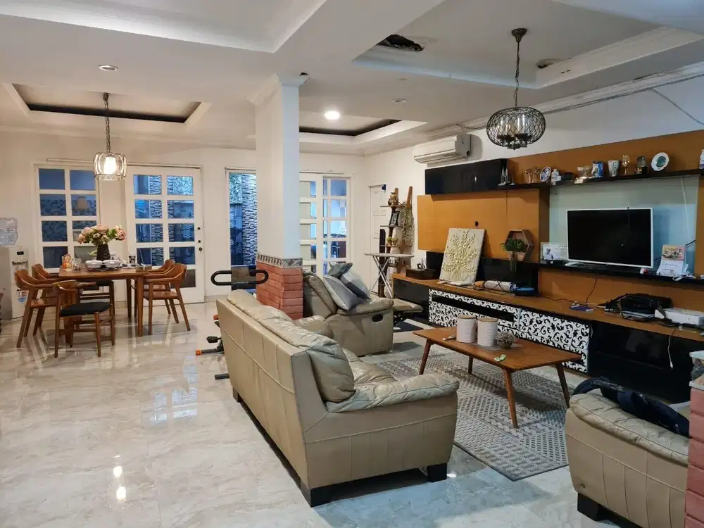 Rumah 2 Lantai Furnished Strategis di Jakarta Pusat