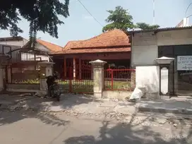 Di jual rumah lama hitung tanah Jln Raya Manukan Tama