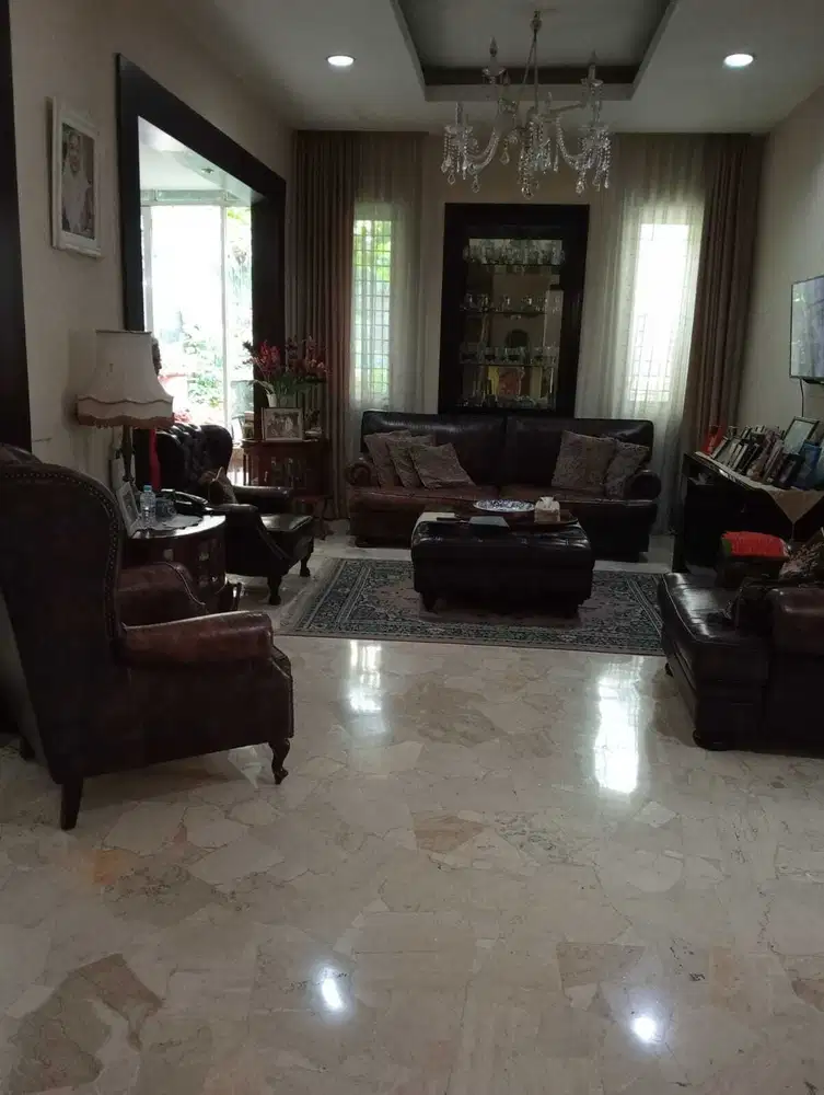 Rumah 2 Lantai Nyaman Asri di Alamanda Bandung