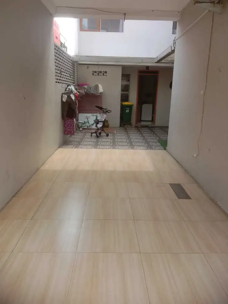 Rumah 2 Lantai Siap Huni di Sarimanah Sarijadi Bandung