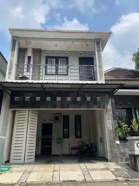 RUMAH 2 LANTAI JUAL CEPAT BU DEKAT SCH DI NGAGLIK SLEMAN