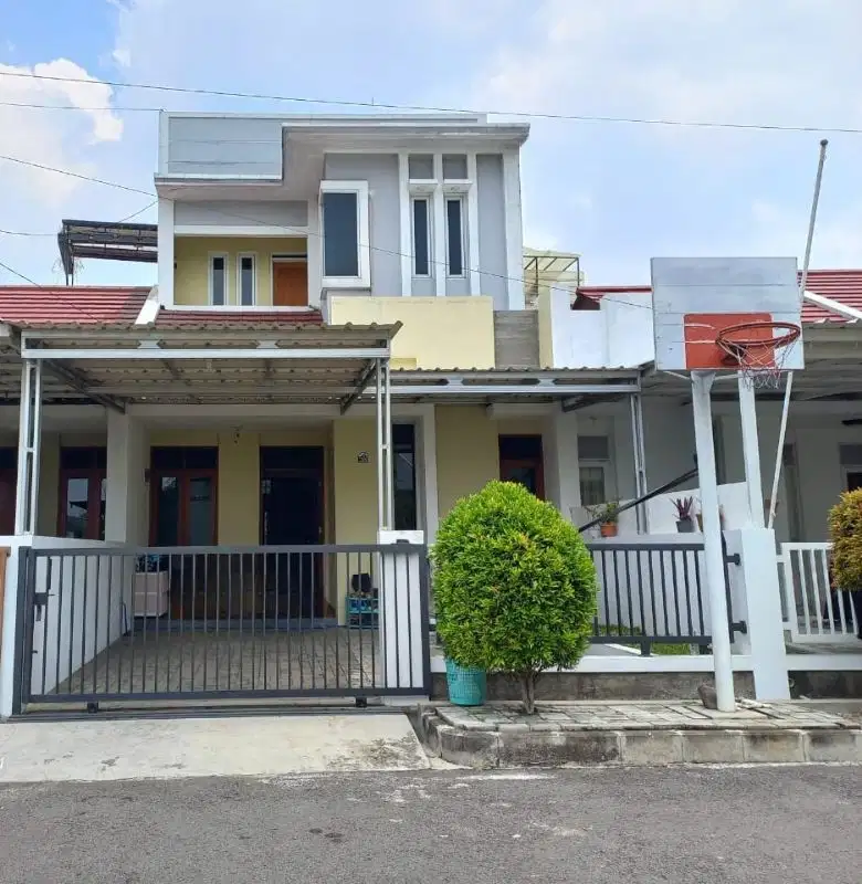 MURAH BANGET Rumah LUAS dan TERAWAT di ANTAPANI Bandung dijual