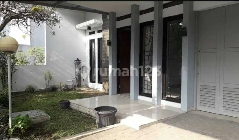 Rumah Cantik Siap Huni di Batununggal Indah
