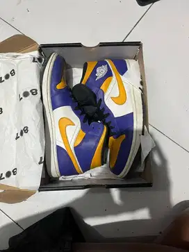 air jordan 1 mid lakers