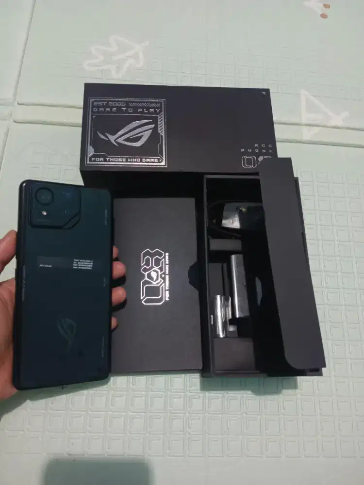 Asus ROG Phone 8 5G Ram 12/256GB Fullset Ori Bawaan Hitam