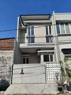 1 M-an Rumah Rungkut Menanggal Harapan