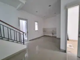 Rumah Siap Huni  Luas 152 Edison Timur 2 Lantai