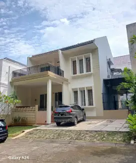 DIJUAL RUMAH BAGUS SEJUK DEPAN GREEN AREA FURNISHED CASABLANCA SSR795