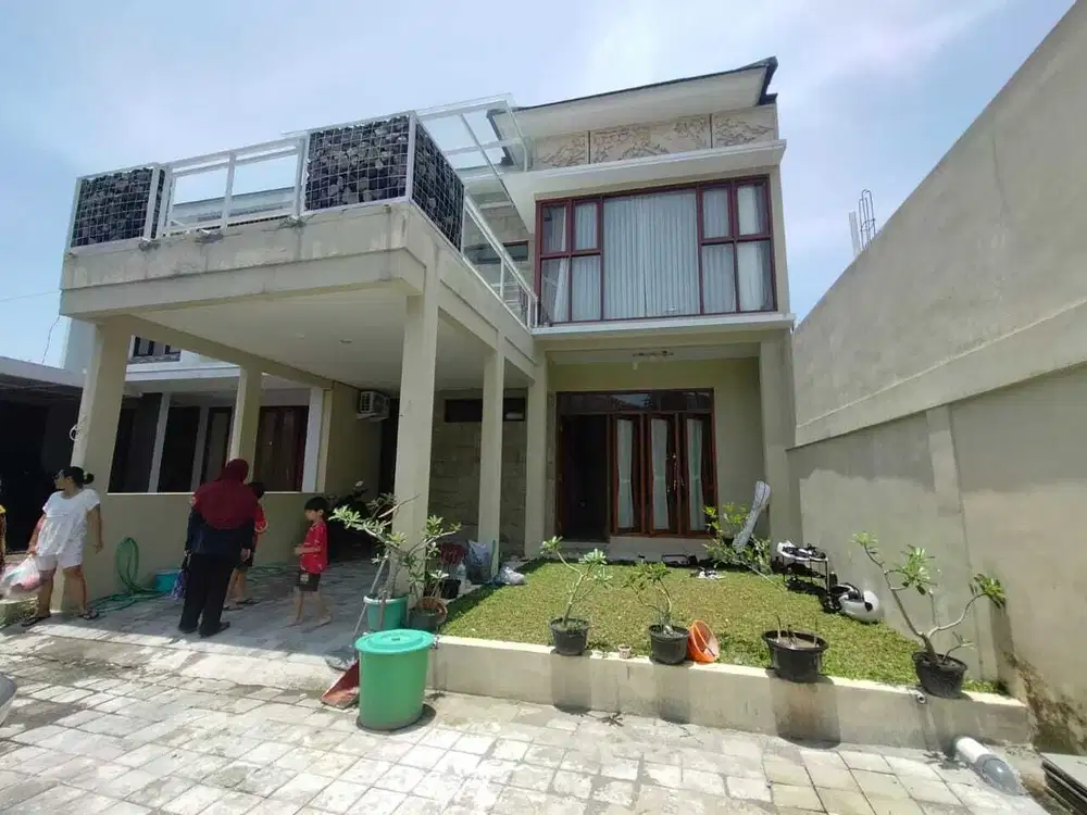 Dijual Rumah Elegant FULL FURNISH Cluster di Utara Stadion Maguwoharjo