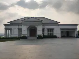 Dijual rumah mewah halaman sangat luas view menark