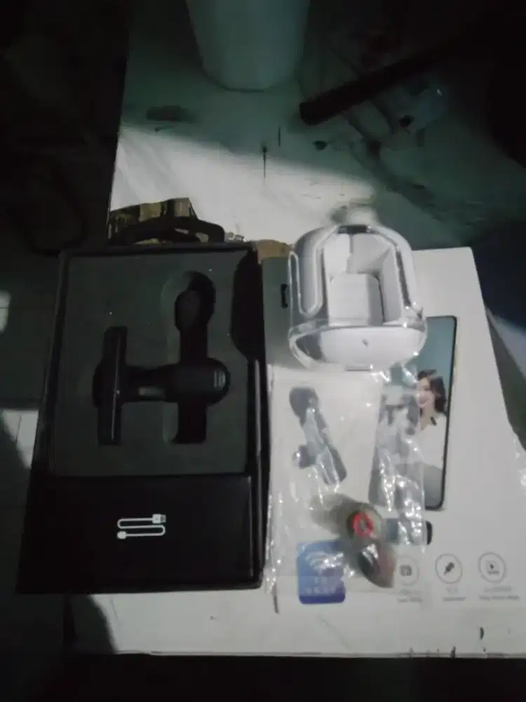 EARPHONE WIRELESS DAN MIC MASIH MULUS