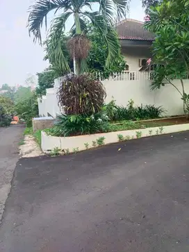 Rumah Luas Nyaman Asri Strategis di Perumahan Mega Cinere Depok