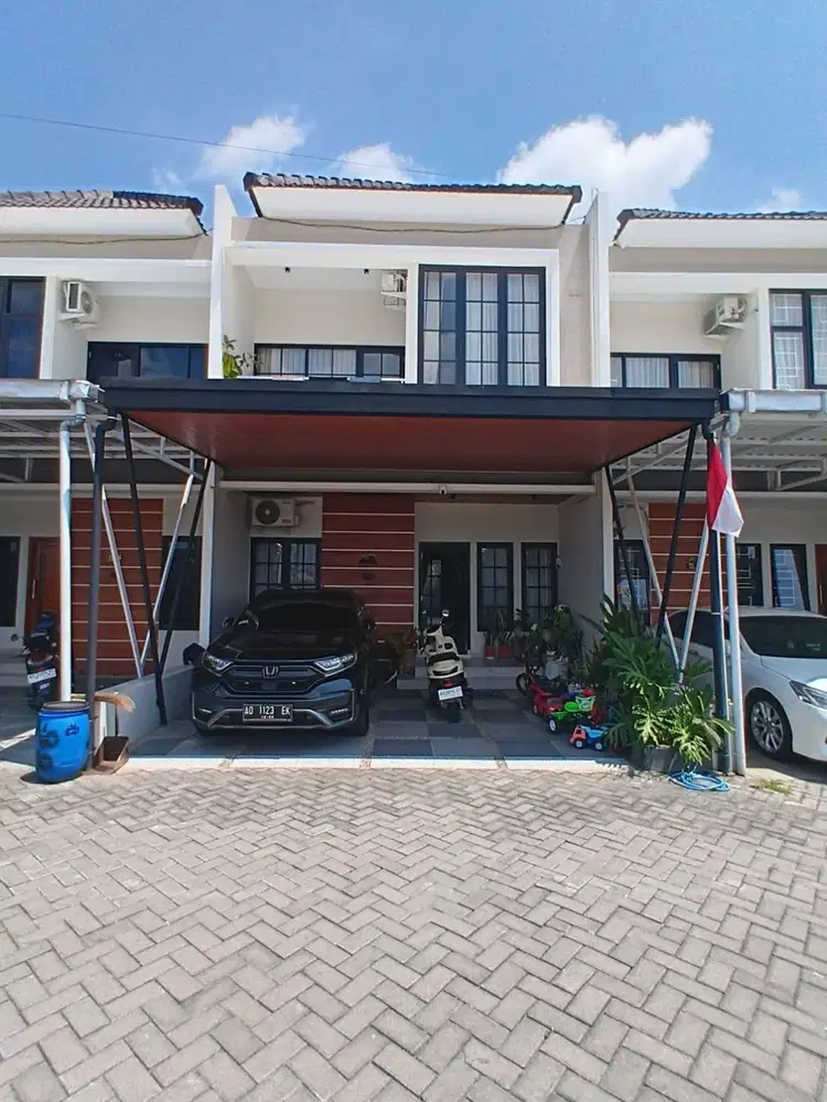 Rumah Cantik 2 lt Semi Furnish di Cluster Mewah Purbayan Gentan