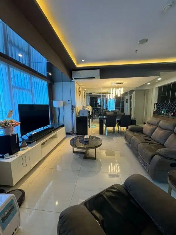Apartment La Riz Pakuwon Mall Private Lift 3 BR dekat La Viz Benson