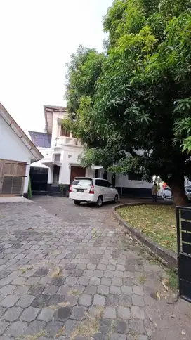 HOOTT! Pusat Kota Surabaya Raya Darmo Komersial Area