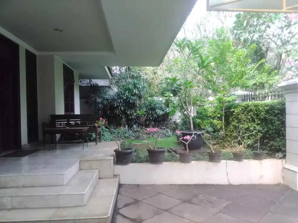 Rumah di Taman duta pondok indah, LT 428m2 LB 600m2