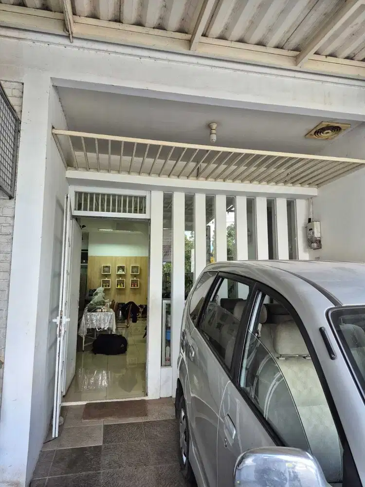 Rumah Minimalis Strategis Jalan Utaman di Mekarwangi Bandung