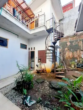 Dijual rumah mewah 2 lantai siap huni di Puri Ayodya Banyumanik