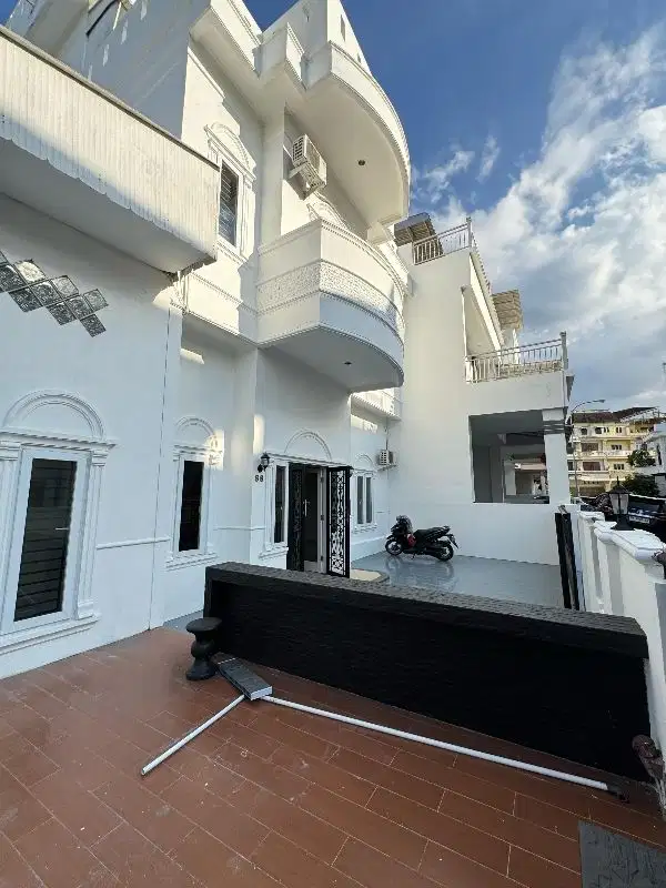 dijual Dan Di sewakan Rumah type villa komplek Cemara asri