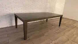 Meja makan coklat tua hpl