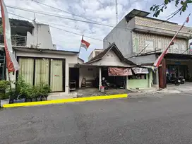 Rumah strategis hitung tanah tengah kota