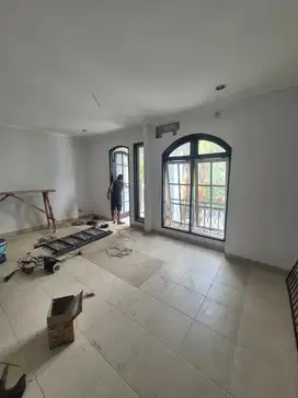 Cuma 1! Disewakan Rumah Renovasi Siap Huni di Sektor 9 Bintaro