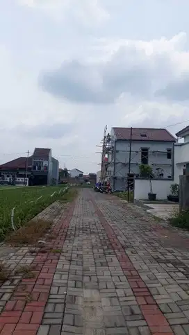tanah kavlingan didalam kopleks perumahan di banyuanyar kota solo
