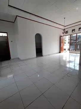 Rumah Murah Jarang ada Minimalis Cantik Hook di Komplek Margawangi