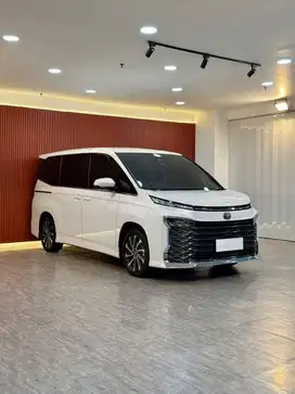 Toyota Voxy TSS 2.0 AT Tahun 2023