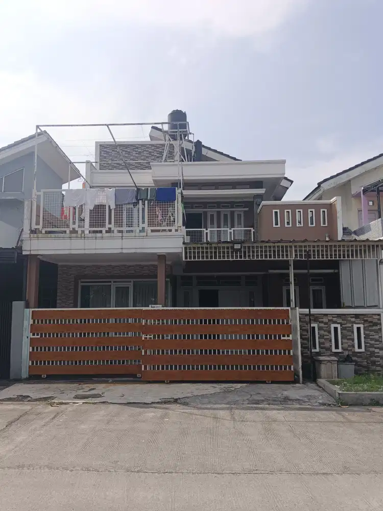 Jual Rumah LUAS, TERAWAT dan MURAH dekat Telkom University Buahbatu Ba