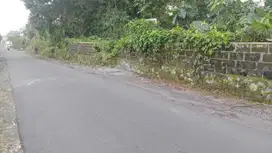 DIJUAL TANAH DEKAT PASAR PAKEM SLEMAN LUAS 737M2 TAPI JALAN BESAR