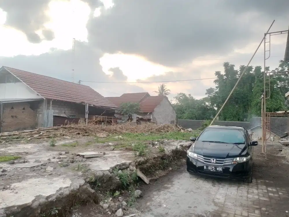 300 JUTAAN Tanah Kaliurang Km 10, Timur Pasar Gentan Sleman Jogja