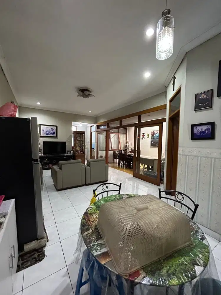 Jual Rumah Siap Huni di Cluster Singgasana Pradana Bandung