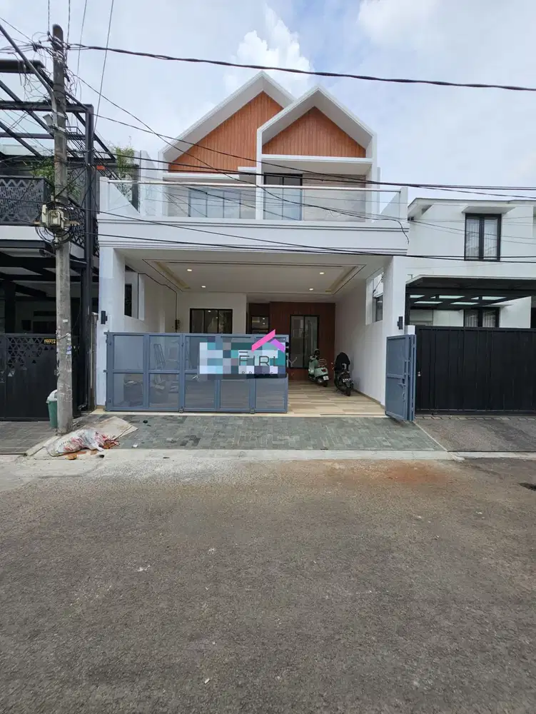 FOR SALE Balcony House at Pondok Indah Jakarta Selatan.