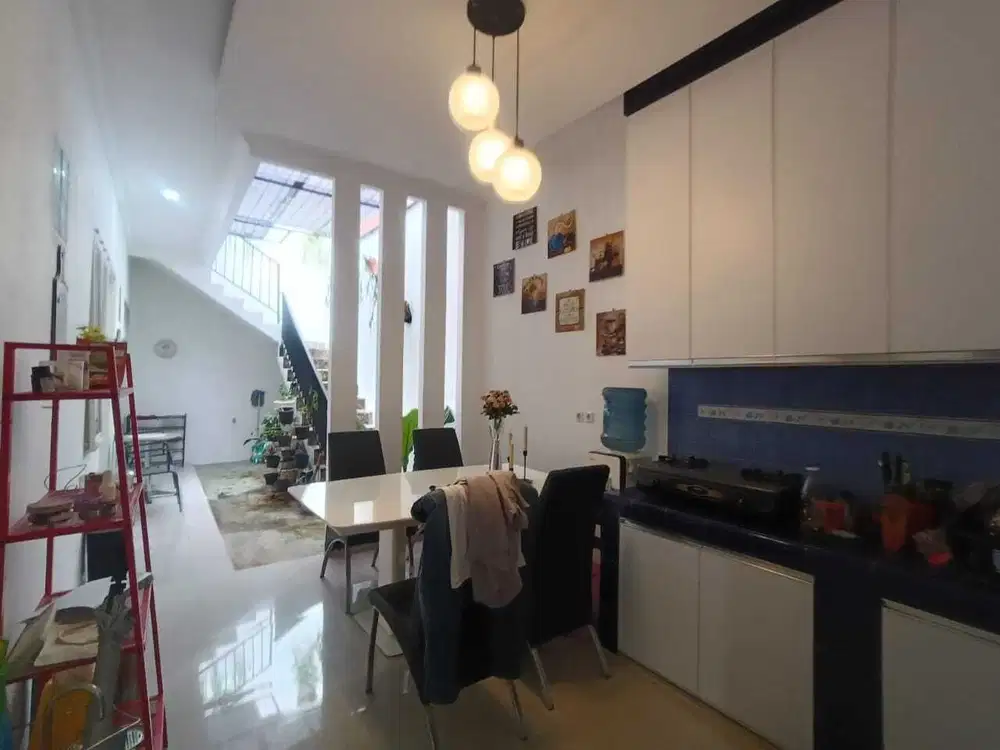 DIJUAL RUMAH BAGUS SHM 2 LANTAI MURAH BISA NEGO CARPORT SENTUL SSR860