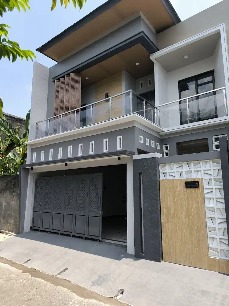 Rumah Mewah 2 Lt Dekat Allila Hotel Jajar Solo Kota