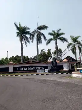 DI BARAT TUGU JOGJA  DKEAT UGM DAN STPN jual murah akses mobil