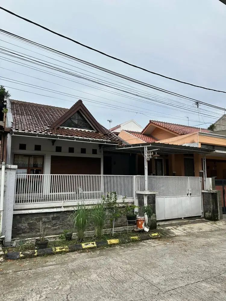 DIJUAL RUMAH TERAWAT LOKASI STRATEGIS DALAM KOMPLEK AREA PASTEUR