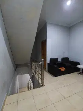 Dijual Cepat Townhouse Di Jl Ayahanda