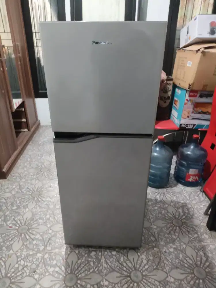 Dijual Kulkas Panasonic 2 Pintu – Kondisi Bekas, Masih Bagus!